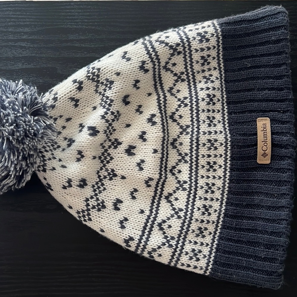 Unisex Columbia Winter Hat. One size fits all. Good condition.